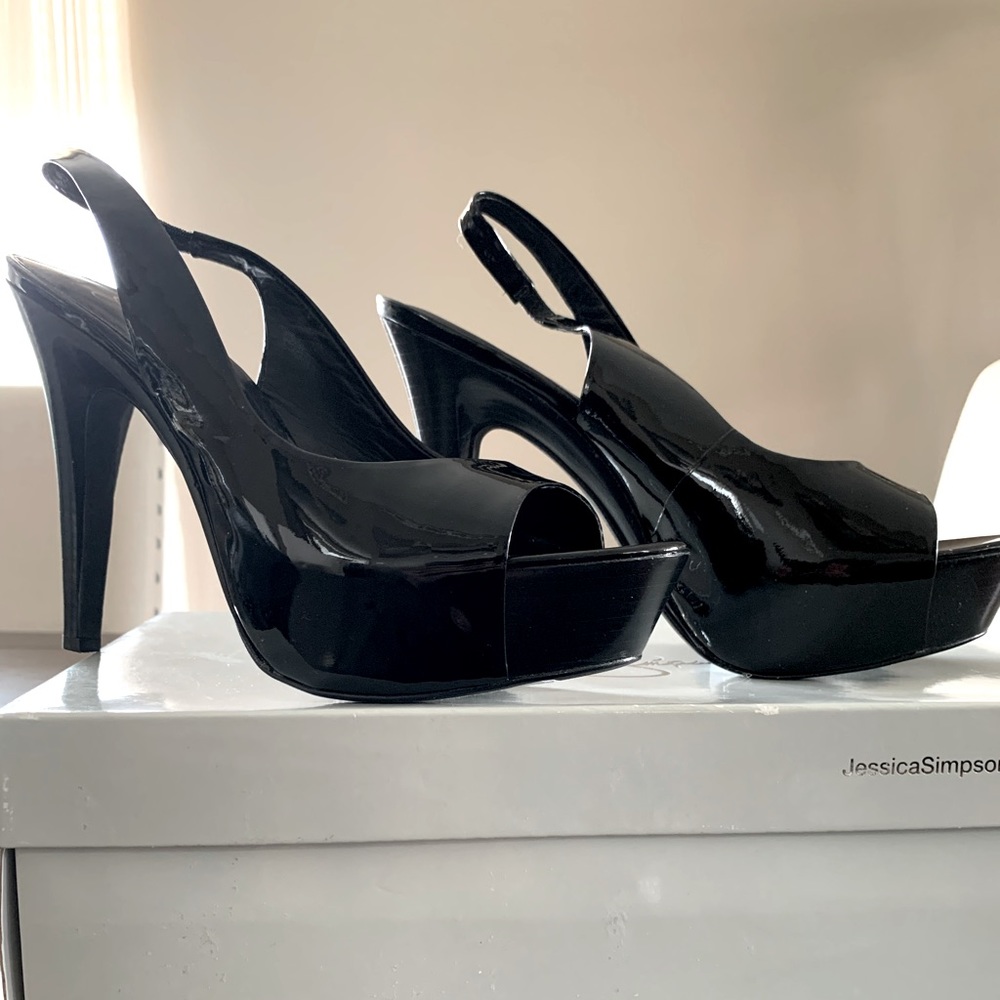 Jessica Simpson platform high heel pump